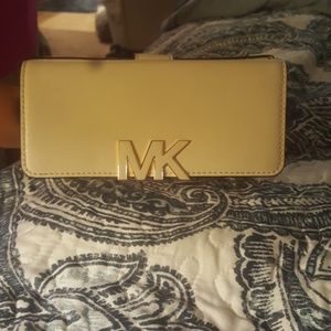 Michael Kors Trifold Wallet